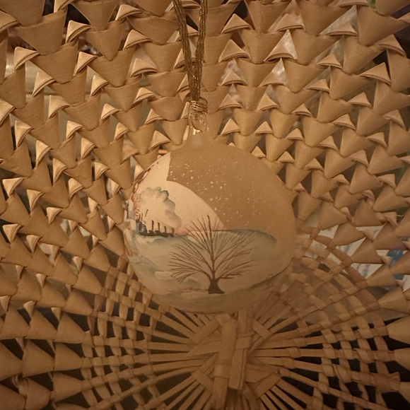 Exquisite Handpainted Glass Ornament Snow Scene BRONNER'S CHRISTmas WONDERLAND - Picture 6 of 16